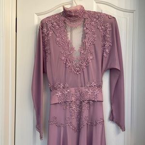 Vintage handmade dress by haute couture designer Venegas. Approx size 0. Lilac.
